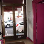 玛莫特酒店 2*
