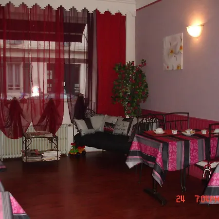 Отель De La Marmotte Ньор